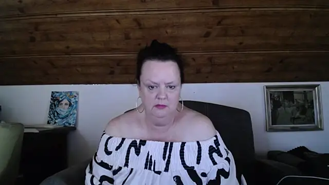 Snapshot of TiffanyMature chatting on 07-28-26, 03:21 TiffanyMature online show from 07-28-26, 03:21