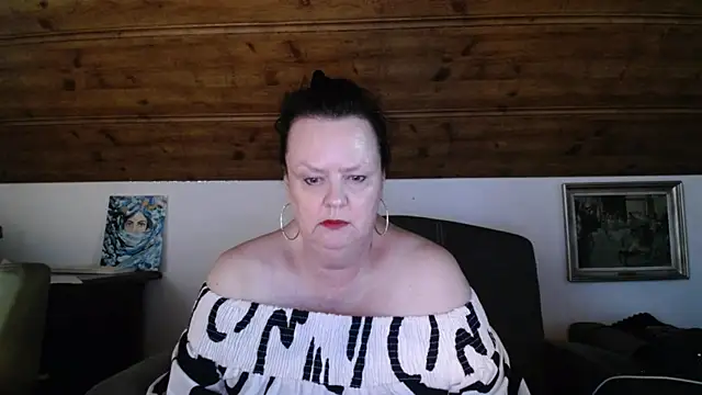 Snapshot of TiffanyMature chatting on 07-28-26, 05:12 TiffanyMature online show from 07-28-26, 05:12