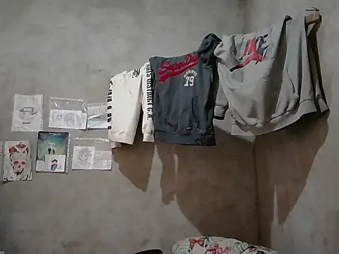 dirty model online show from 04-18-26, 07:58