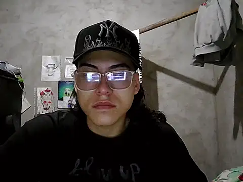 dirty model online show from 04-21-26, 03:57