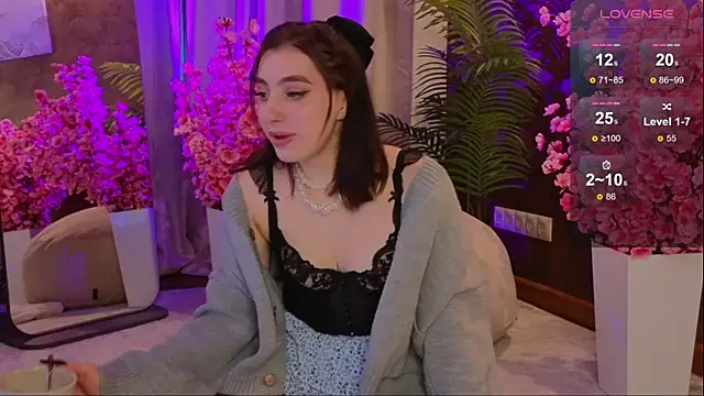 Snapshot of arcane_doll chatting on 09-30-25, 05:23 arcane doll online show from 09-30-25, 05:23