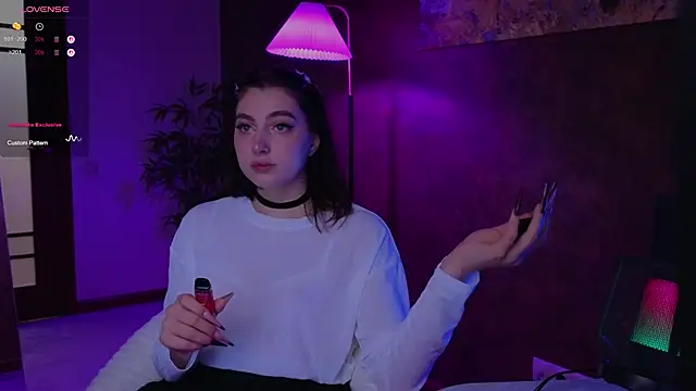 Snapshot of arcane_doll chatting on 10-02-25, 05:47 arcane doll online show from 10-02-25, 05:47