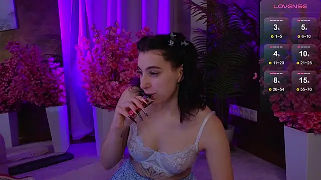 Snapshot of arcane_doll chatting on 10-05-25, 05:06 arcane doll online show from 10-05-25, 05:06