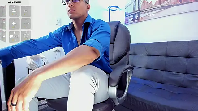 Dash Bukoski online show from 10-21-25, 12:17