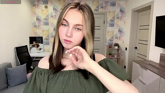 NylaNadler online show from 02-25-26, 06:01