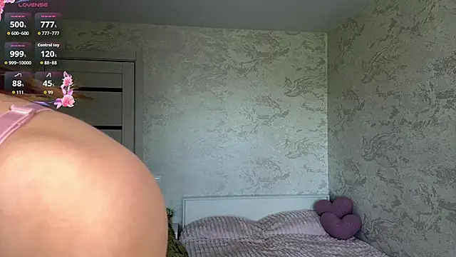 NylaNadler online show from 06-11-26, 09:07