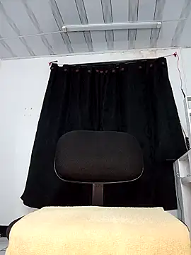 Snapshot of Victoriia-69 chatting on 11-27-25, 04:36 Victoriia-69 online show from 11-27-25, 04:36