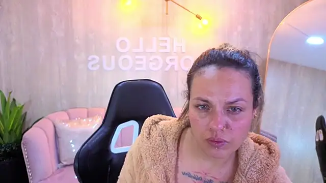 Jade Jones a online show from 11-14-25, 03:49