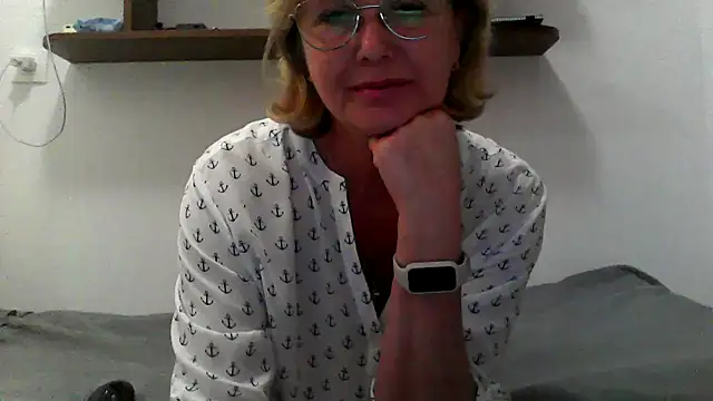 Snapshot of IrynaMolbertx chatting on 09-26-25, 06:01 IrynaMolbertx online show from 09-26-25, 06:01