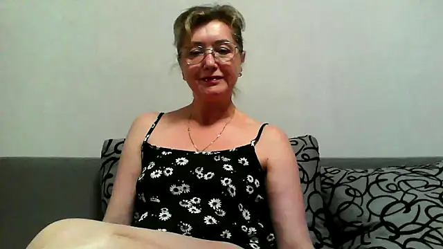 Snapshot of IrynaMolbertx chatting on 10-16-25, 06:31 IrynaMolbertx online show from 10-16-25, 06:31