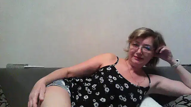 Snapshot of IrynaMolbertx chatting on 10-31-25, 05:08 IrynaMolbertx online show from 10-31-25, 05:08