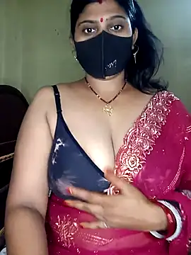 Snapshot of reena502 chatting on 07-16-26, 10:21 reena502 online show from 07-16-26, 10:21
