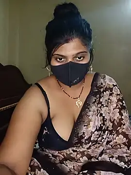 Snapshot of reena502 chatting on 07-17-26, 10:00 reena502 online show from 07-17-26, 10:00
