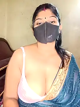 Snapshot of reena502 chatting on 07-31-26, 04:12 reena502 online show from 07-31-26, 04:12