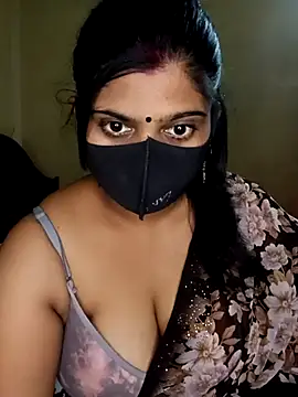 Snapshot of reena502 chatting on 08-01-26, 03:06 reena502 online show from 08-01-26, 03:06