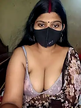 Snapshot of reena502 chatting on 08-04-26, 04:04 reena502 online show from 08-04-26, 04:04