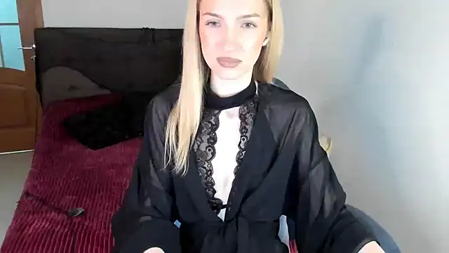 Snapshot of AndrianaBelle chatting on 11-09-25, 06:28 AndrianaBelle online show from 11-09-25, 06:28