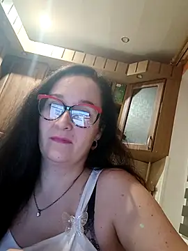 Amandda  online show from 10-20-25, 05:57