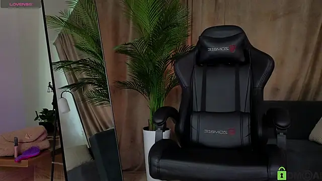 Snapshot of Relax_Time_ chatting on 09-17-25, 03:14 Relax Time online show from 09-17-25, 03:14