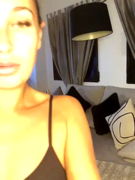 Rosieredxox online show from 09-30-25, 03:44