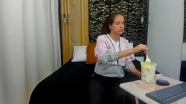 MiaCours online show from 02-23-26, 06:49