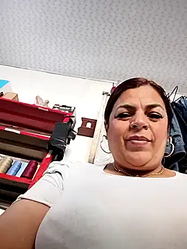 Snapshot of Mia-Glow chatting on 09-09-25, 12:48 Mia-Glow online show from 09-09-25, 12:48