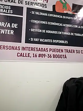 Snapshot of Mia-Glow chatting on 12-01-25, 11:59 Mia-Glow online show from 12-01-25, 11:59