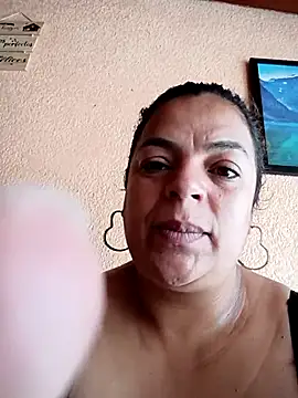 Mia-Glow online show from 01-18-26, 04:33