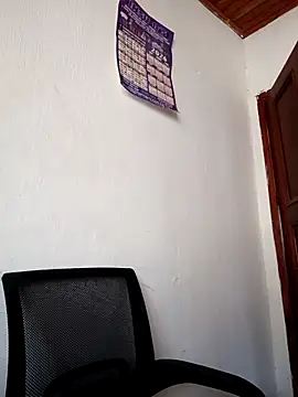 Mia-Glow online show from 04-22-26, 12:07