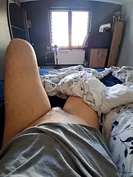 Snapshot of GrzechX chatting on 10-03-25, 10:45 GrzechX online show from 10-03-25, 10:45