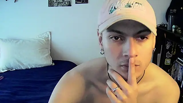 Snapshot of Dioniso_guy8 chatting on 09-30-25, 02:33 Dioniso guy8 online show from 09-30-25, 02:33