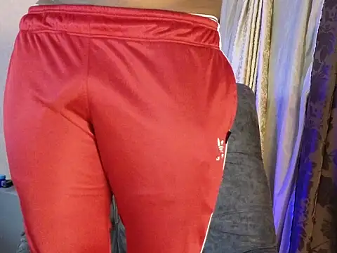 Snapshot of BenjaminCol_ chatting on 09-08-25, 10:42 BenjaminCol online show from 09-08-25, 10:42