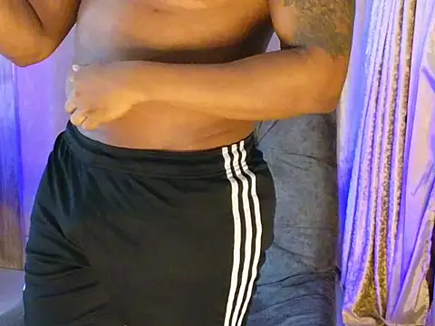 Snapshot of BenjaminCol_ chatting on 10-10-25, 05:17 BenjaminCol online show from 10-10-25, 05:17