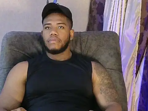 Snapshot of BenjaminCol_ chatting on 10-16-25, 12:11 BenjaminCol online show from 10-16-25, 12:11