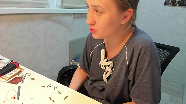 Snapshot of sofamuffin chatting on 11-22-25, 01:48 sofamuffin online show from 11-22-25, 01:48