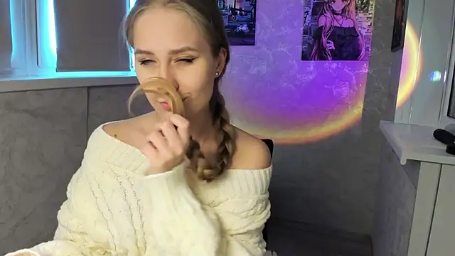 Snapshot of sofamuffin chatting on 02-08-26, 11:24 sofamuffin online show from 02-08-26, 11:24