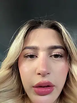 Mia sofiia21 online show from 09-25-25, 05:38