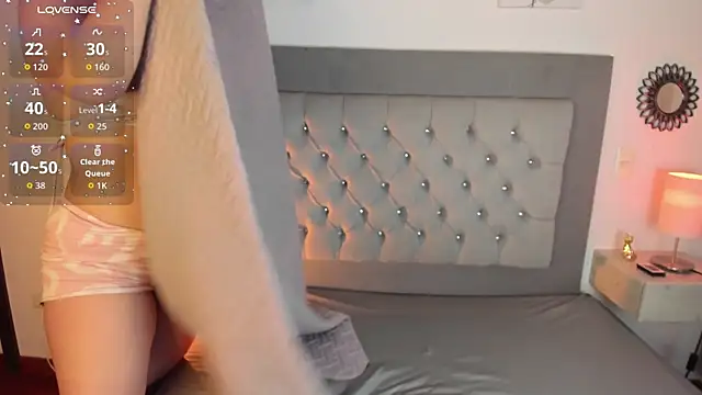 Seraphyne666 online show from 09-15-25, 12:27