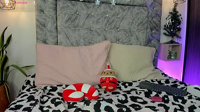 Seraphyne666 online show from 11-26-25, 07:26