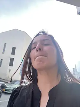 Snapshot of Mia_jhoonson chatting on 11-08-25, 10:19 Mia jhoonson online show from 11-08-25, 10:19