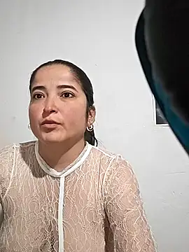 Snapshot of Ainaraazul chatting on 12-17-25, 03:40 Ainaraazul online show from 12-17-25, 03:40