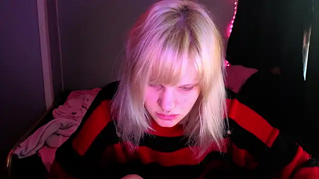 Elieiza xo online show from 04-19-26, 10:03