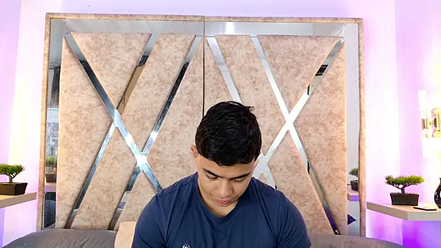 jayd muscle online show from 12-16-25, 03:44