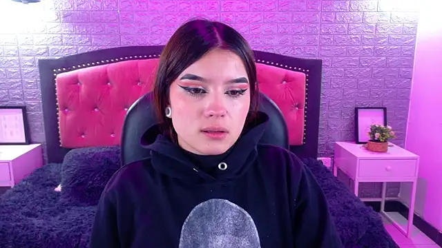 Natalie loffreda online show from 10-22-25, 02:56