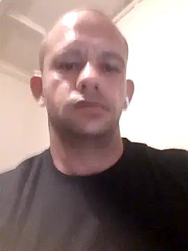 Snapshot of Lekewarmele chatting on 10-19-25, 04:29 Lekewarmele online show from 10-19-25, 04:29