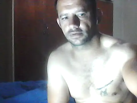 Snapshot of Lekewarmele chatting on 12-22-25, 11:35 Lekewarmele online show from 12-22-25, 11:35