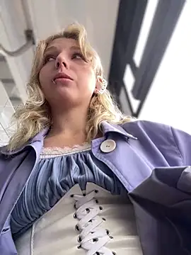 Snapshot of EveLittleSinner chatting on 09-16-25, 08:15 EveLittleSinner online show from 09-16-25, 08:15