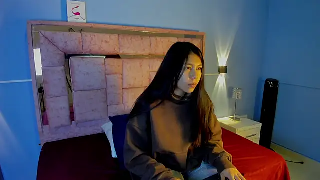 Snapshot of LICKY_LOV chatting on 10-04-25, 03:04 LICKY LOV online show from 10-04-25, 03:04