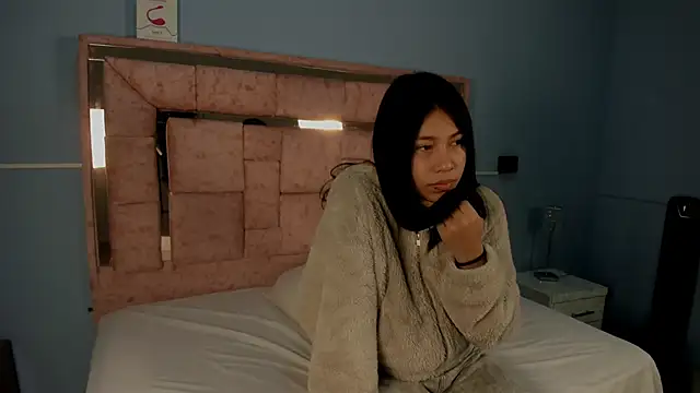 Snapshot of LICKY_LOV chatting on 10-09-25, 03:15 LICKY LOV online show from 10-09-25, 03:15