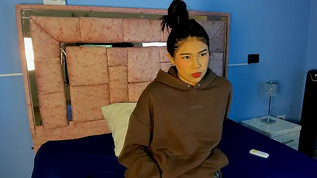 Snapshot of LICKY_LOV chatting on 10-25-25, 03:14 LICKY LOV online show from 10-25-25, 03:14